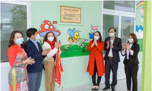 Hơn hai thập kỷ 'Đèn Đom Đóm' mang ánh sáng tri thức tương lai đến với trẻ em vùng sâu 