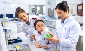 4 cửa ải nghiêm ngặt giúp sữa tươi Cô Gái Hà Lan an toàn vượt chuẩn Việt Nam 11 lần