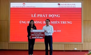 Agribank Chi nhánh Yên Bái quyên góp hơn 100 triệu đồng ủng hộ đồng bào miền Trung