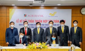 Agribank và Vietnam Post ký kết thỏa thuận hợp tác toàn diện