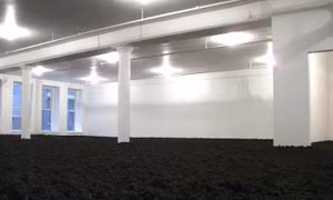 Căn phòng chứa... 140 tấn đất tại New York