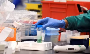 Mỹ bắt đầu thử nghiệm lâm sàng vaccine ngừa virus SARS-CoV-2