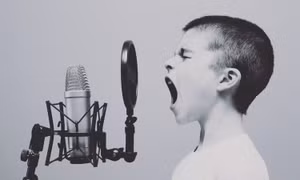 Người đàn ông có giọng hát trầm nhất thế giới
