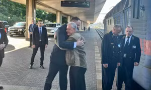 Đặc phái viên Mỹ đến Kiev giữa đồn đoán Tổng thống Trump thay đổi chính sách với Ukraine