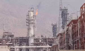 Đòn đánh 'huyết mạch năng lượng' Iran đẩy xung đột Trung Đông sang giai đoạn mới