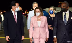 Trung Quốc triệu Đại sứ Mỹ để phản đối chuyến thăm Đài Loan của bà Pelosi