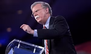 Ông John Bolton phản bác thông tin định bỏ phiếu cho ông Biden