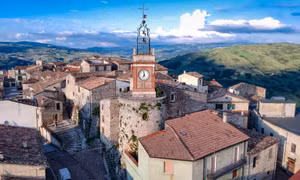 Nỗi buồn từ cơn sốt nhà giá 1 euro ở Italy