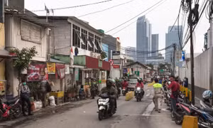 'Ma trận' dây cáp điện trở thành nỗi ám ảnh của người dân Jakarta