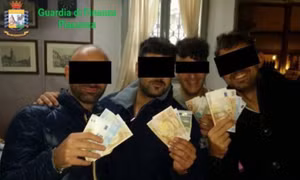 Trụ sở quân cảnh Italy phải đóng cửa vì nghi ngờ buôn ma túy, tống tiền 