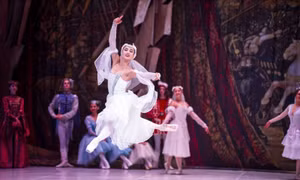 Ấn tượng vở ballet “Hồ Thiên nga” của nước Nga