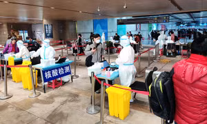 Cặp đôi vi phạm quy định, làm bùng phát ổ dịch mới ở Trung Quốc 