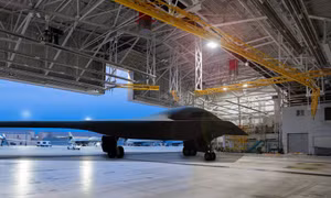 Hé lộ thời điểm ‘sát thủ' ném bom tàng hình B-21 Raider thực hiện chuyến bay đầu tiên 