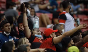 Nguy cơ làn sóng COVID-19 mới bùng phát khi Brazil ăn mừng quá sớm