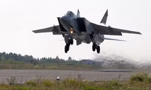 Video tiêm kích MiG-31của Nga chặn đầu máy bay Mỹ trên Thái Bình Dương