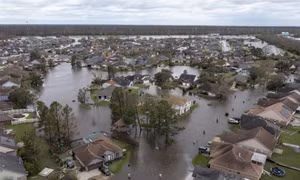 Mạnh hơn bão lịch sử Katrina, siêu bão Ida khiến sông Mississippi chảy ngược dòng