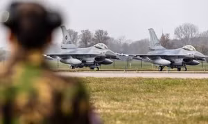 Politico: Ukraine đang âm thầm kêu gọi Washington viện trợ vũ khí hiện đại