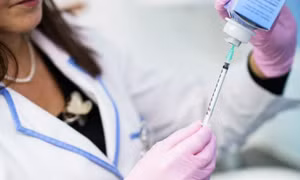 Cảnh báo rủi ro từ trào lưu tiêm peptide vào cơ thể để cải thiện vóc dáng