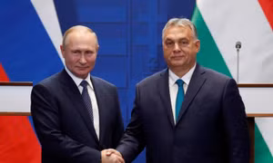 Lý do khiến Hungary không ủng hộ lệnh trừng phạt dầu mỏ Nga của EU