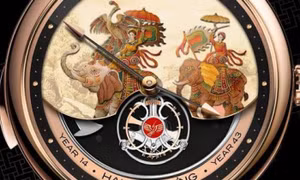 Hình ảnh Hai Bà Trưng cưỡi voi trên đồng hồ Thụy Sĩ