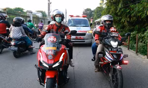 Chuyện về nhóm tình nguyện xe máy dẹp đường cho xe cứu thương ở Indonesia