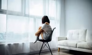 Kỳ lạ cô gái 18 tuổi ở Trung Quốc mắc bệnh 'luyến ái não'