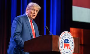 Ông Trump có thể ban bố tình trạng khẩn cấp kinh tế để áp thuế hàng hoá nhập khẩu