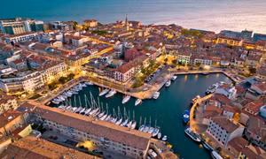 Vùng đất ở Italy trả tiền cho khách du lịch ghé thăm