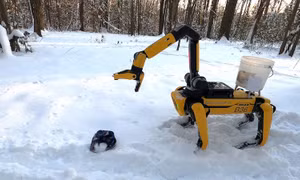 Quân đội Mỹ điều robot chó rà phá bom mìn đến Ukraine