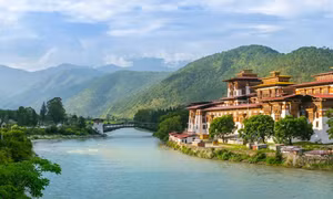 Từ bỏ chiến lược 'Không COVID', vương quốc hạnh phúc Bhutan mở cửa đón khách du lịch