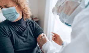 2/3 tác dụng phụ của vaccine COVID-19 là do con người tự tưởng tượng ra 