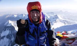 Kỷ lục 17 lần chinh phục đỉnh Everest
