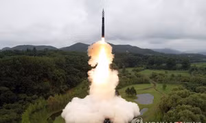 Triều Tiên công bố video thử ICBM Hwasong-18 mới nhất