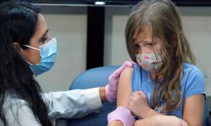 Mỹ hoãn tiêm vaccine COVID-19 cho trẻ em dưới 5 tuổi