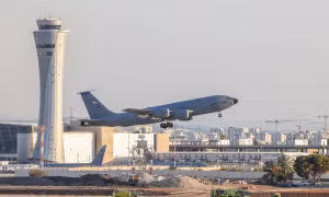 Nhân viên sân bay Ben-Gurion bị sa thải vì chụp ảnh máy bay quân sự Mỹ