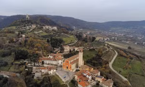 Thị trấn Italy tuyển 'thợ săn mùi' truy nguồn ô nhiễm