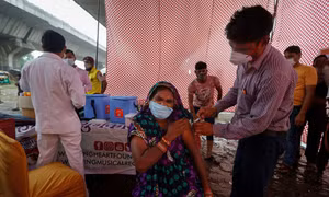 Hàng triệu người Ấn Độ rơi vào bế tắc vì vaccine nội địa chưa được công nhận