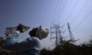 Người dân nếm trải cuộc sống như địa ngục ở 'chảo lửa' Ấn Độ, Pakistan