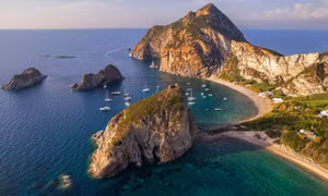 Khám phá hòn đảo thiên đường 'không dấu chân người' ở Italy