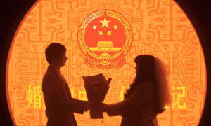 Trung Quốc: Thưởng tiền cho cặp đôi kết hôn nếu cô dâu dưới 25 tuổi