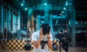 Kỳ lạ người phụ nữ mắc hội chứng không thể chịu nổi khi nghe tiếng thở của người khác