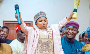 Nigeria: Thiếu niên 16 tuổi gây chấn động vì khai gian tuổi để tranh cử Quốc hội