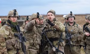 Anh nói việc NATO điều quân tới Ukraine là rất 'nguy hiểm'