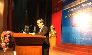 Diễn đàn ngân hàng tài chính thu hút hàng trăm khoa học nước ngoài