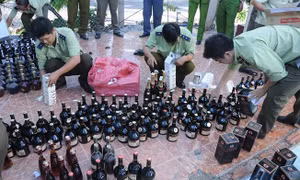 Điều chuyển, kỷ luật người đứng đầu có biểu hiện dung túng cho buôn lậu