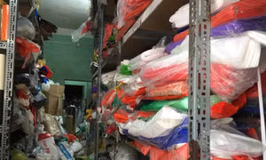Nghịch lý giá túi nilông 