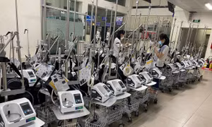 VPBank tặng thêm 1.000 máy thở oxy dòng cao cho 'tâm dịch' phía Nam