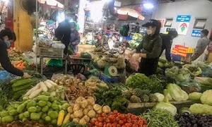 Nhiều mặt hàng tăng giá theo xăng dầu