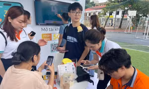 Giới trẻ bắt nhịp nhanh với xu thế ngân hàng số 