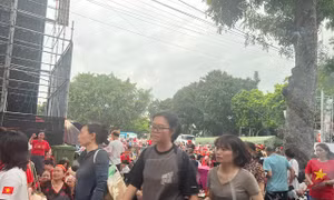  ‘Việc dựng lều bạt, chiếm dụng, thậm chí ‘bán chỗ’ xem A80 là vi phạm pháp luật’ 